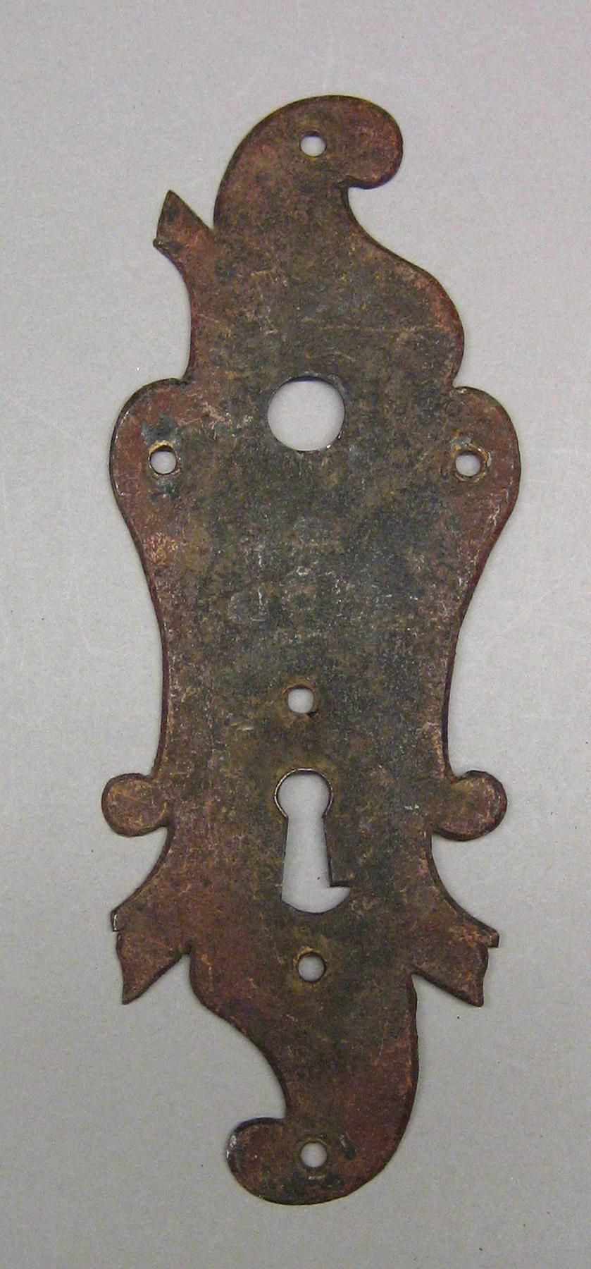 2001.0033.313 Escutcheon