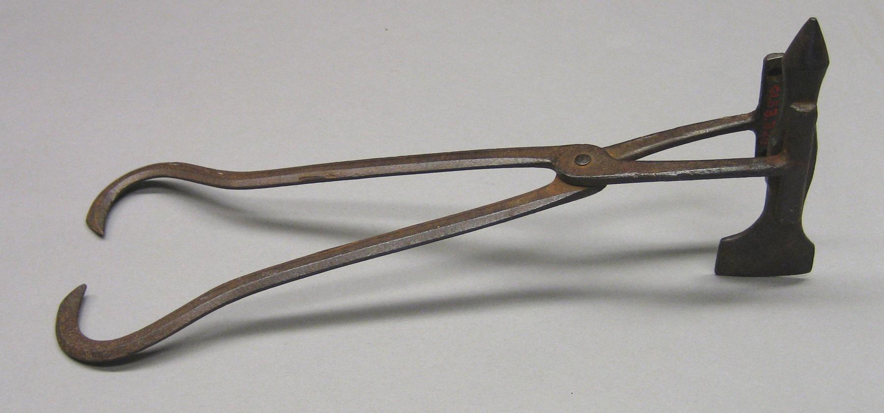 2001.0033.323 Tongs