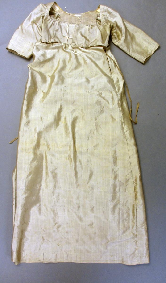 2001.0037.003 Dress, Front