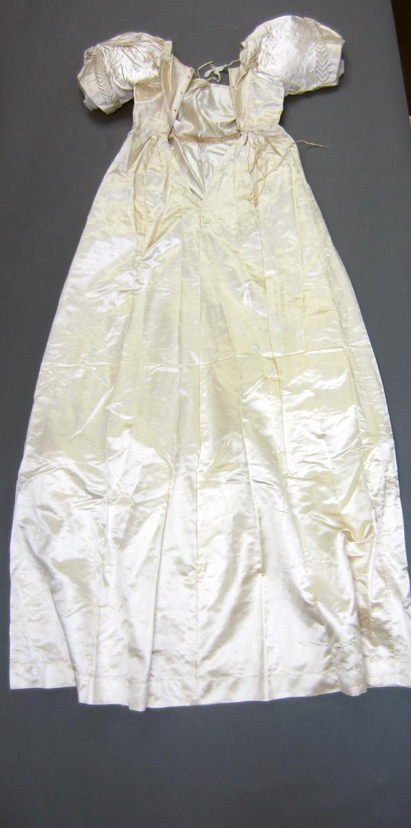 2001.0037.004 A Dress, Back
