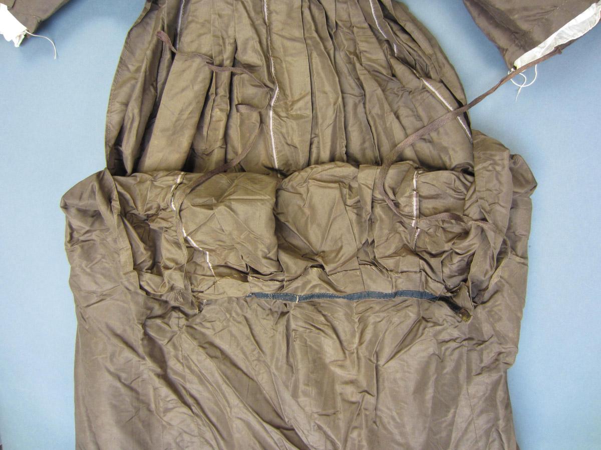 2001.0037.005 Dress, Detail