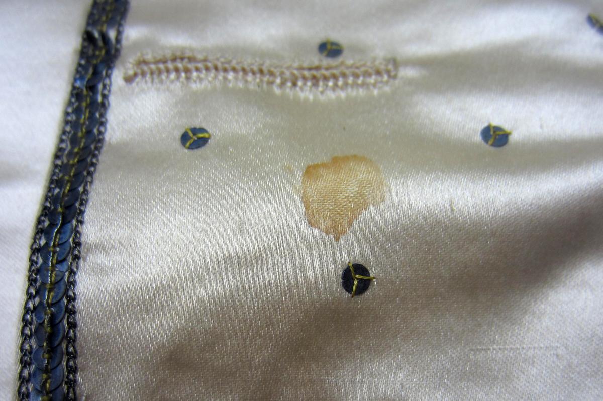 2001.0037.007 Waistcoat, Stain 2