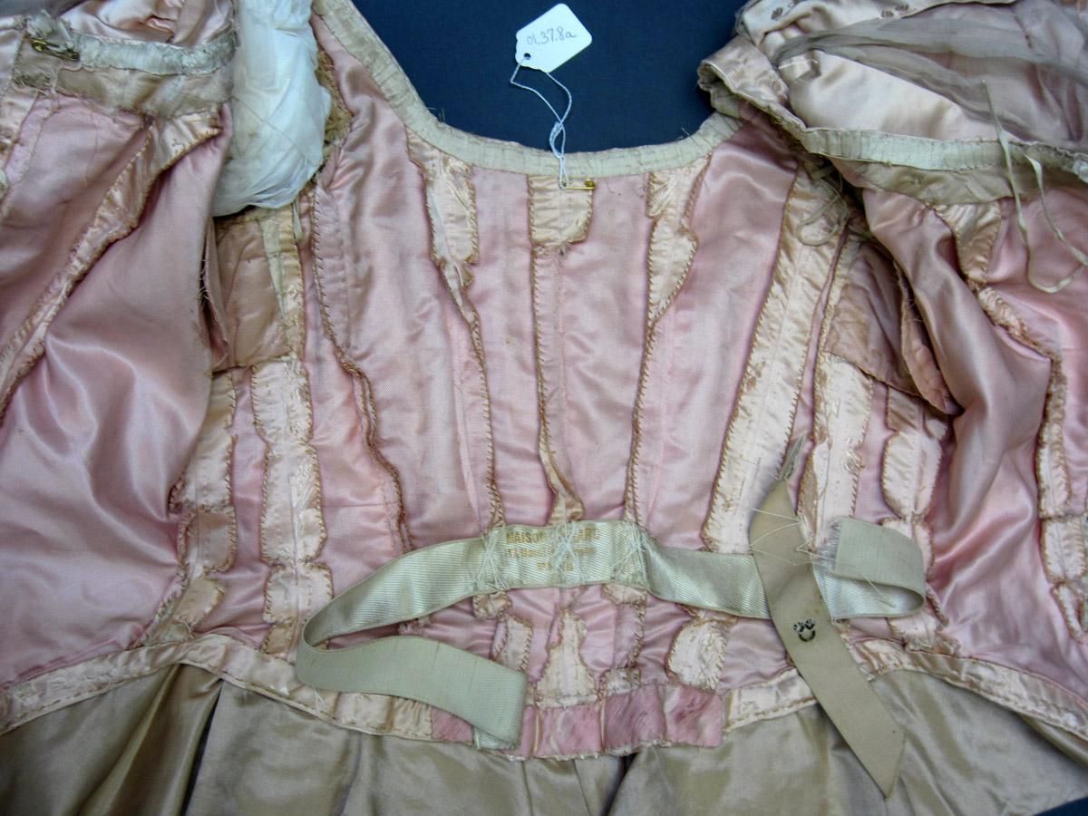 2001.0037.008 Bodice, Boning