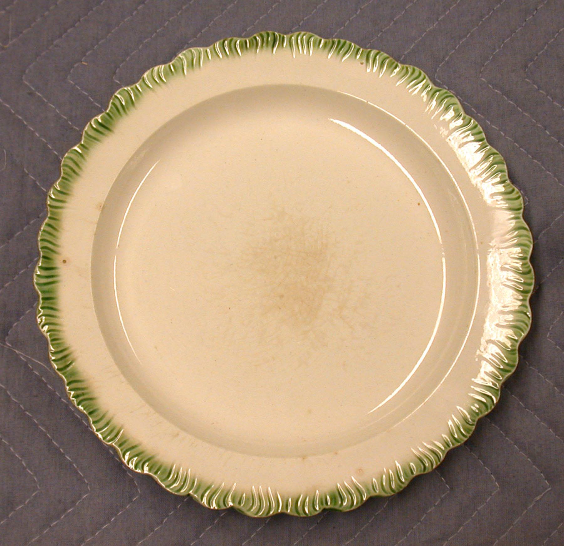 2001.0038.004 Pearlware Davenport plate