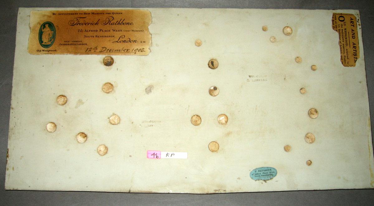 2001.0039.001 Stoneware tablet (underside)