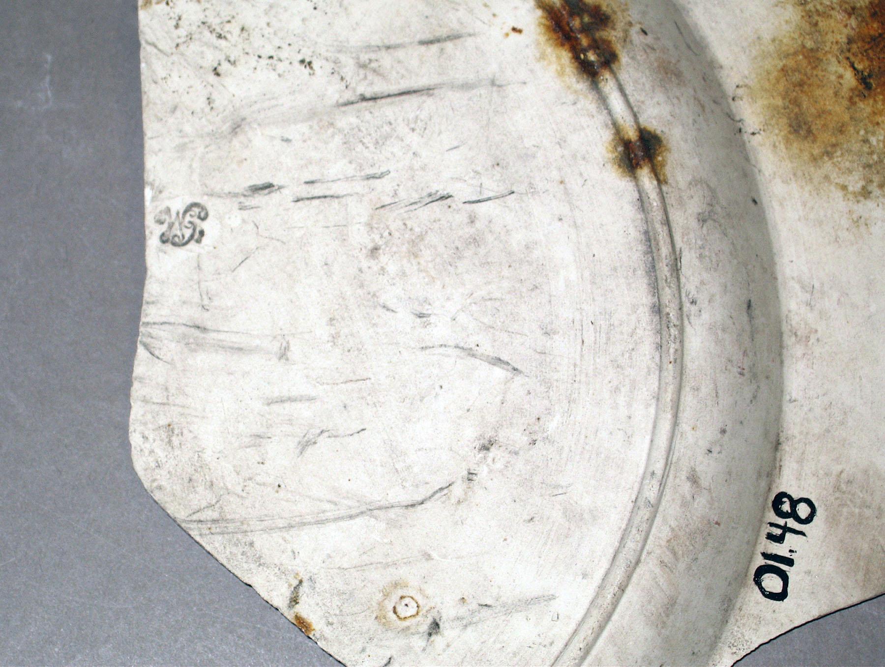 2001.0048 Creamware fragment (mark)