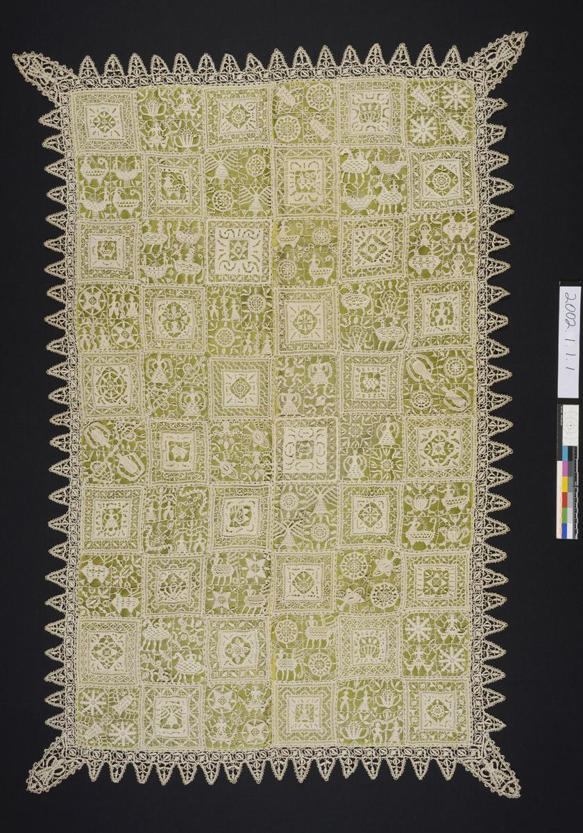 2002.0001.001 Tablecloth