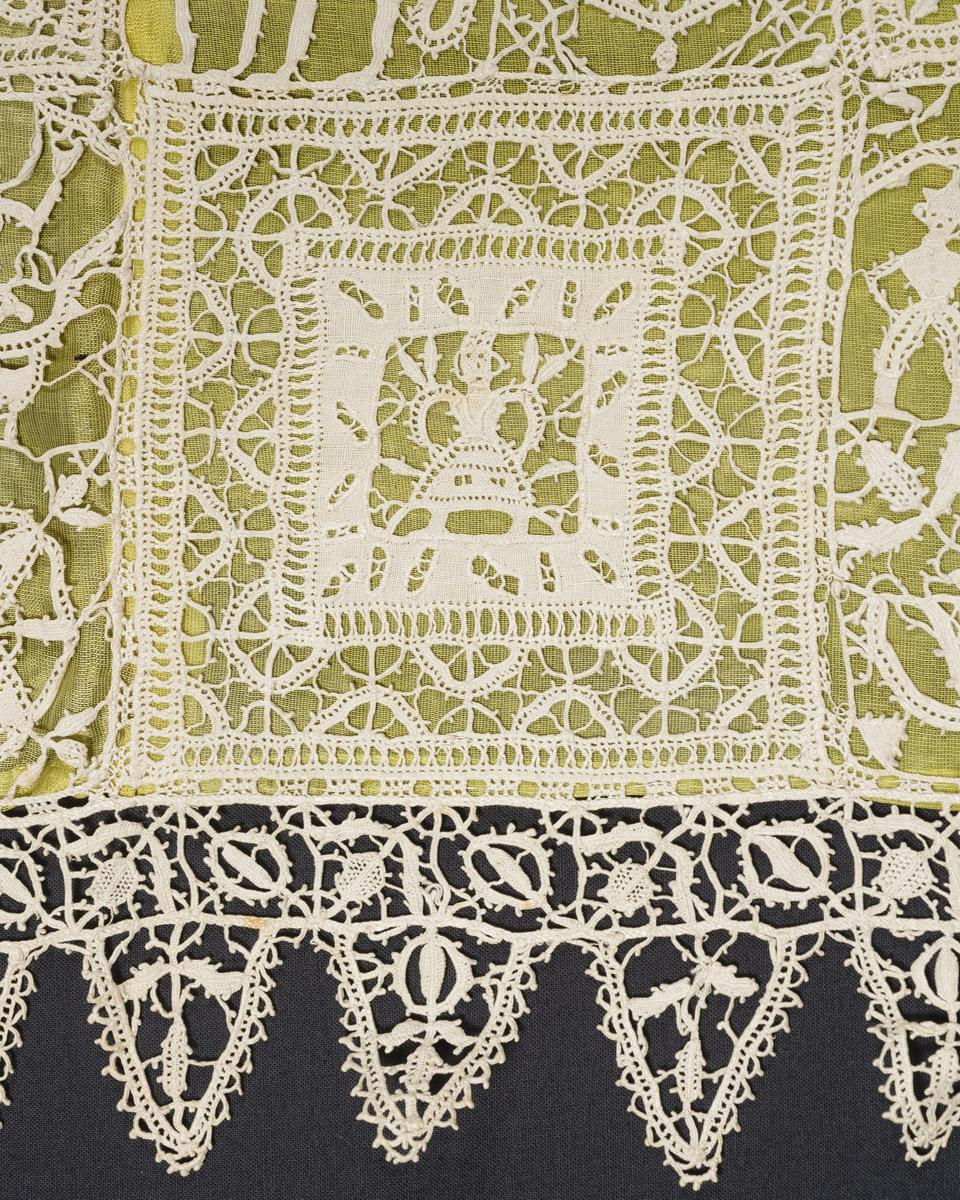 2002.0001.001 Tablecloth, detail 16