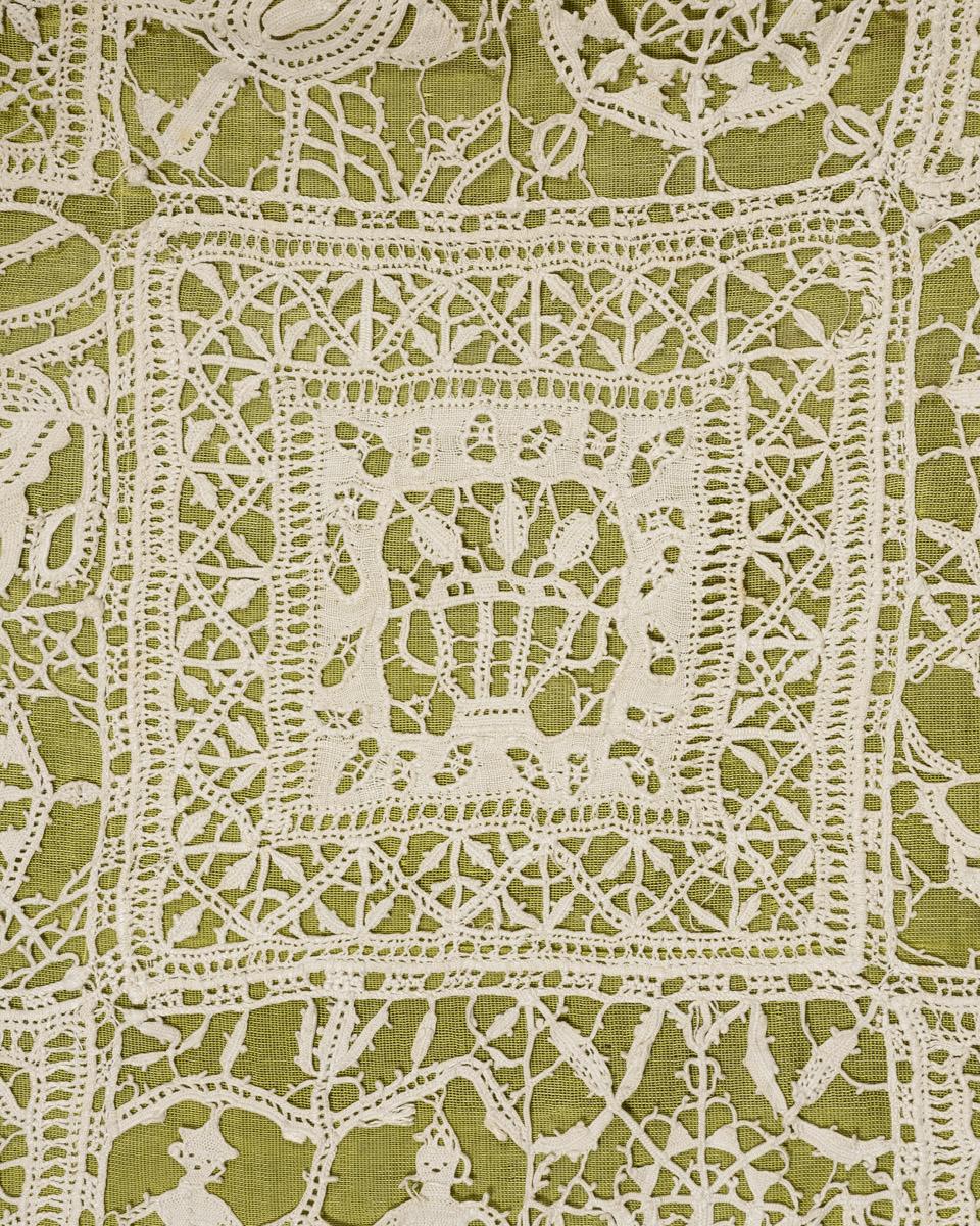 2002.0001.001 Tablecloth, detail 18