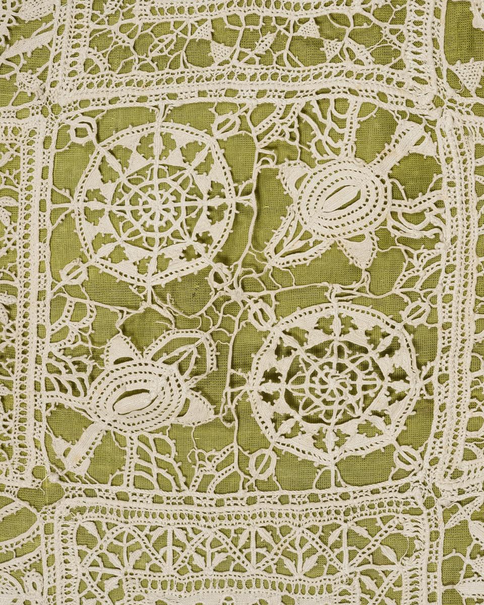 2002.0001.001 Tablecloth, detail 19