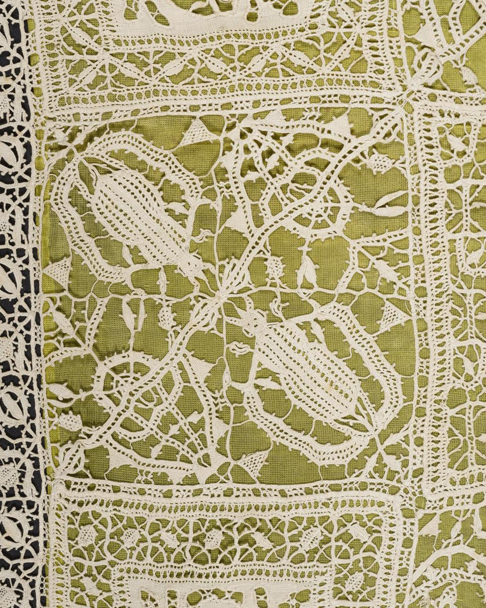 2002.0001.001 Tablecloth, detail 8