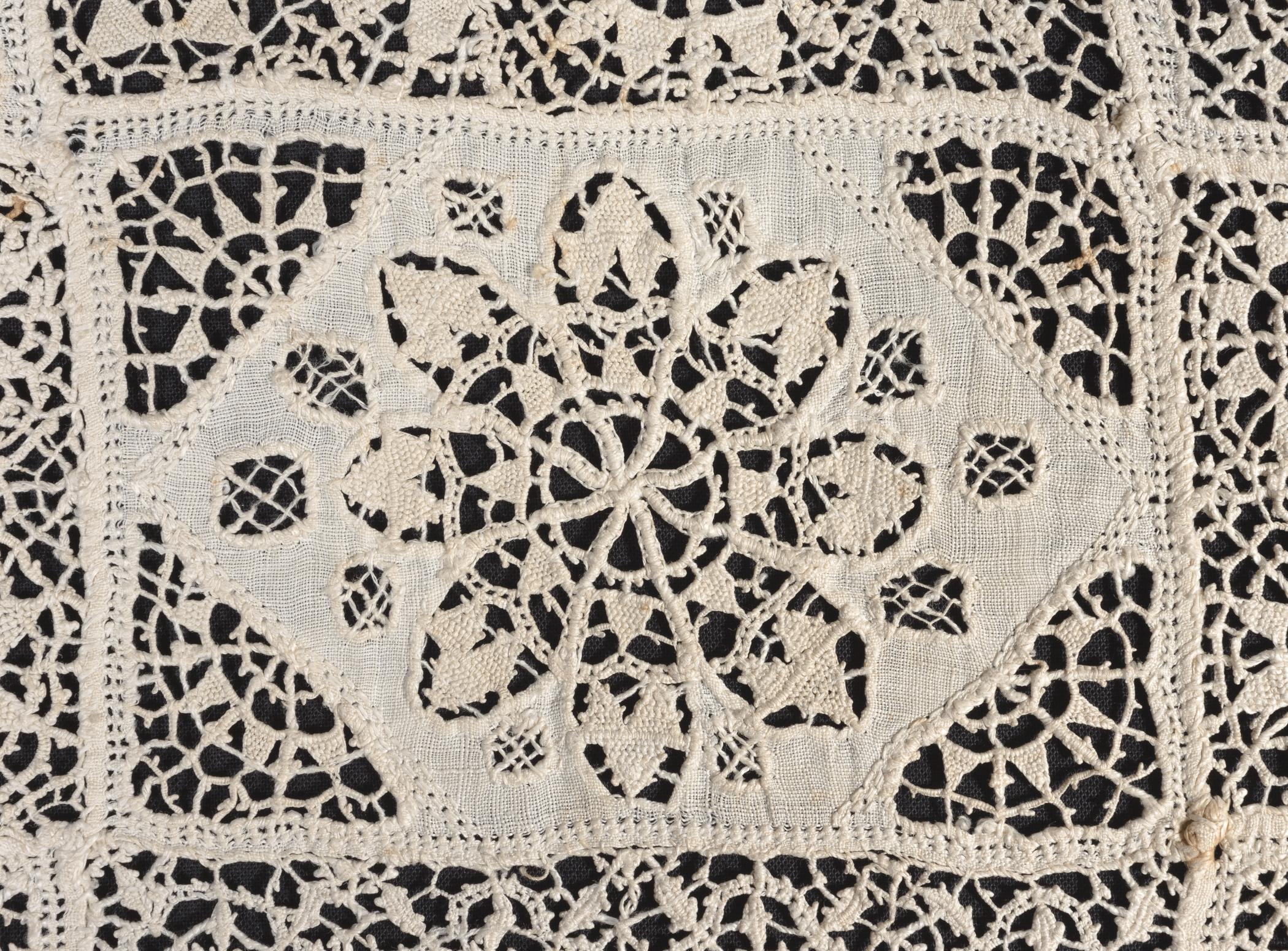 2002.0001.001.002 Bedcover, detail 8
