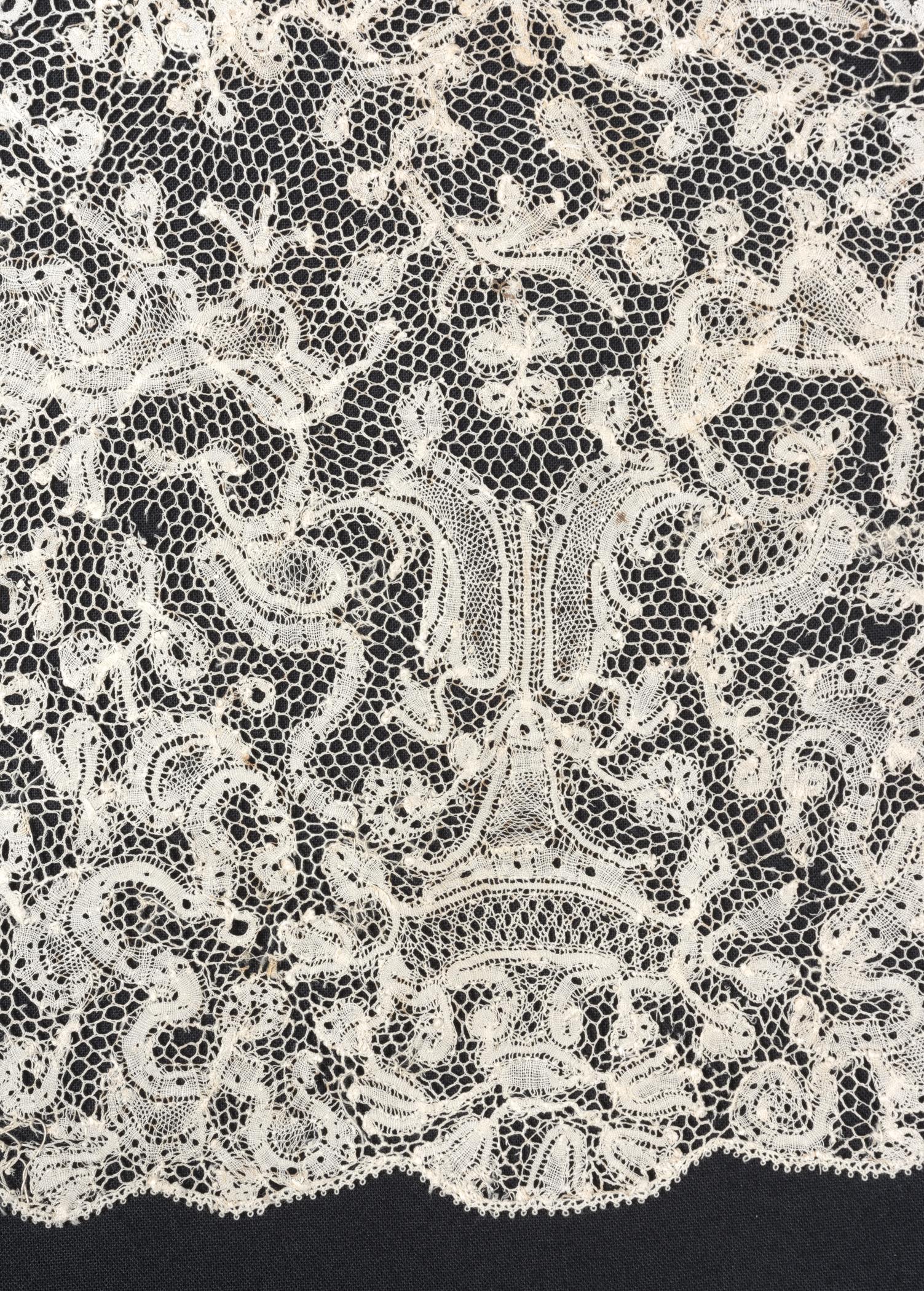 2002.0001.001.003 Shawl, detail 8