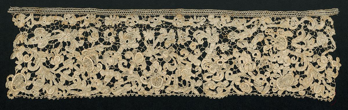 2002.0001.001.005 Lace