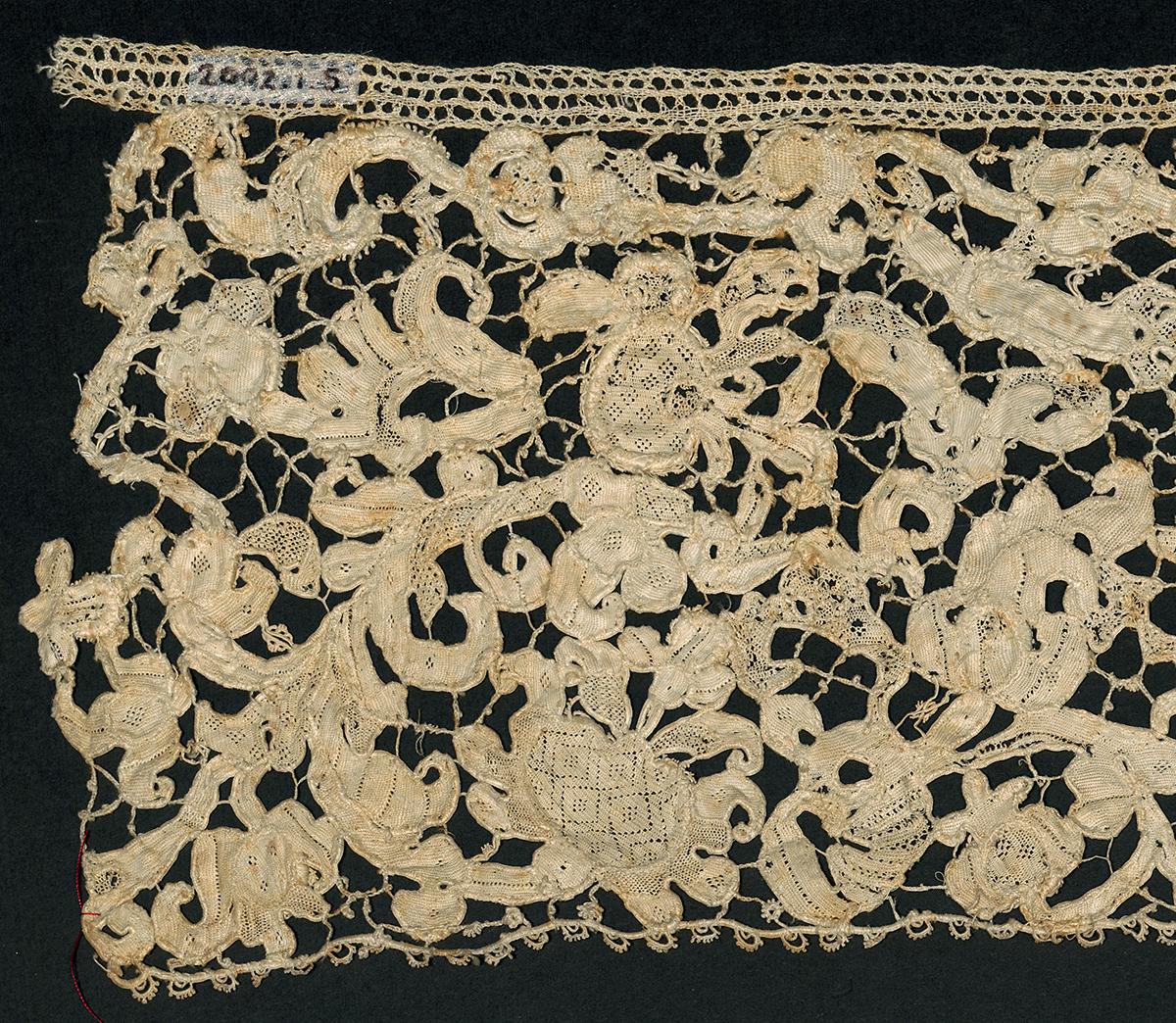 2002.0001.001.005 Lace, Verso Detail 3