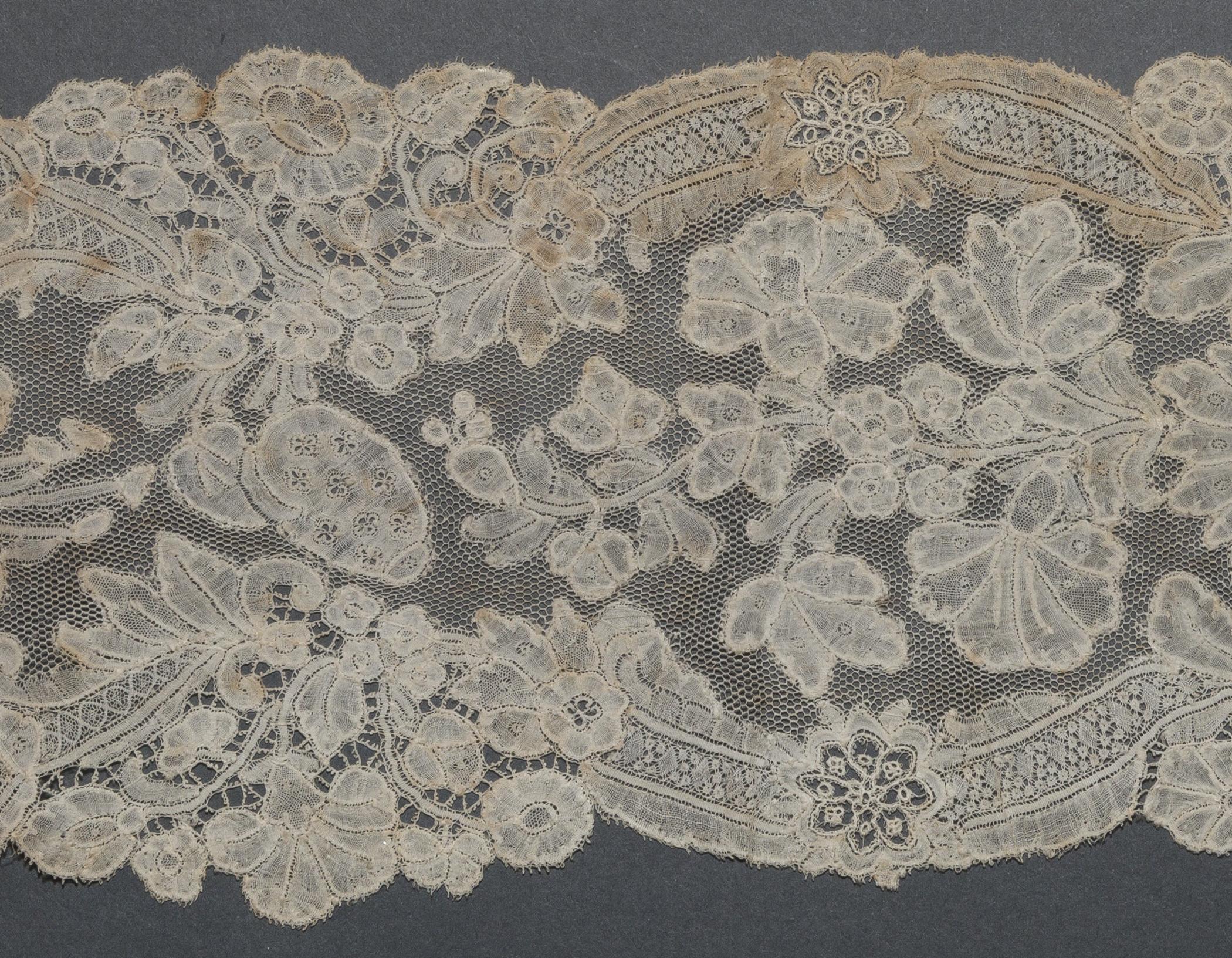 2002.0001.001.007 Lappet, detail 2, reverse