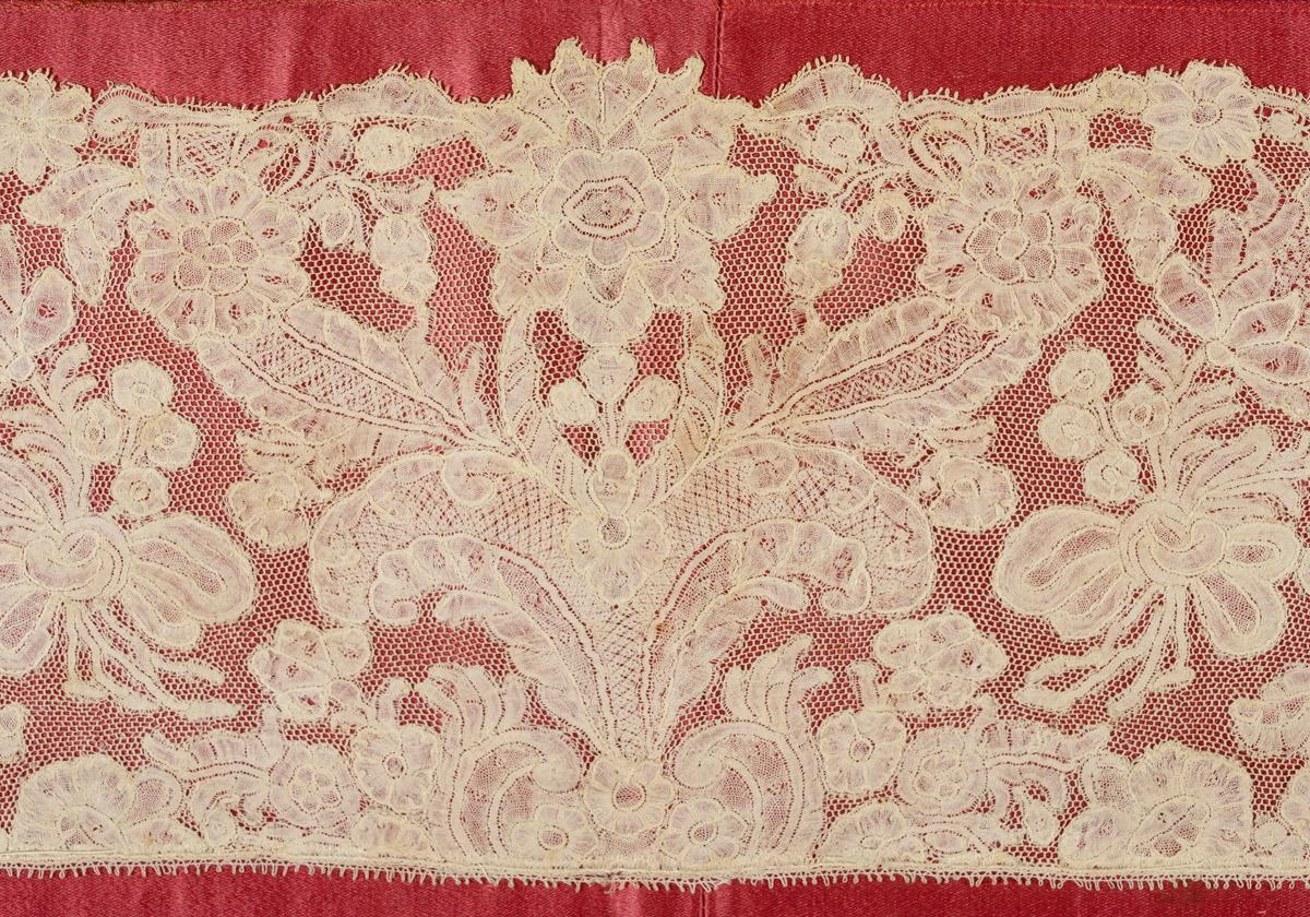 2002.0001.001.007 Lappet, detail 8
