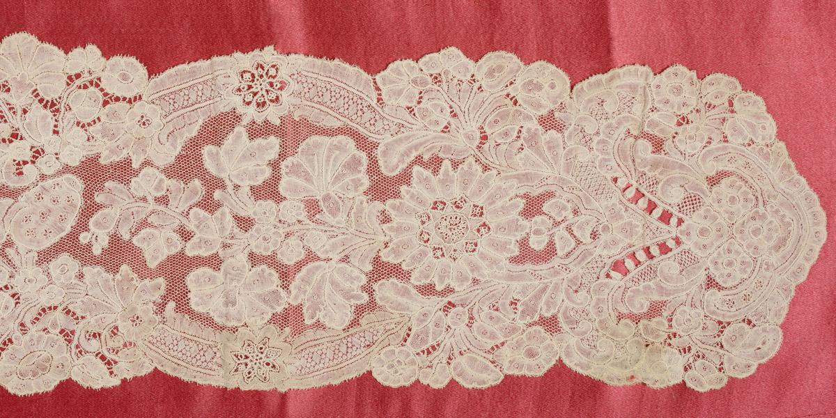 2002.0001.001.007 Lappet, detail 5