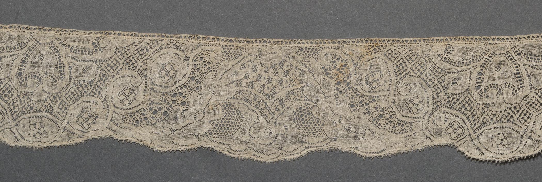 2002.0001.001.013 Passementerie, detail 1, reverse