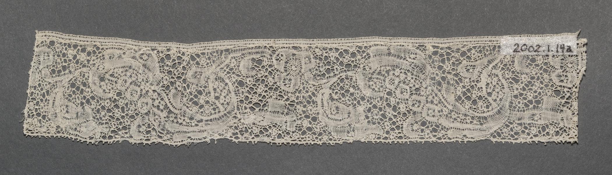 2002.0001.001.014 A Passementerie, overall, reverse