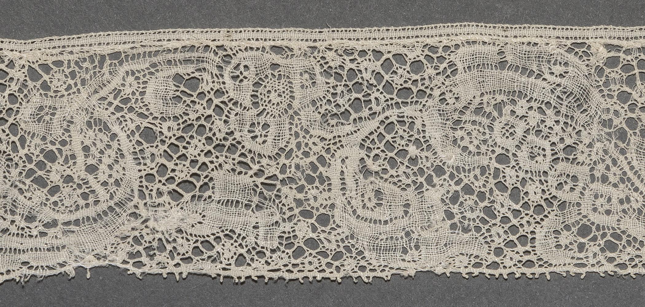 2002.0001.001.014 A Passementerie, detail 1, reverse