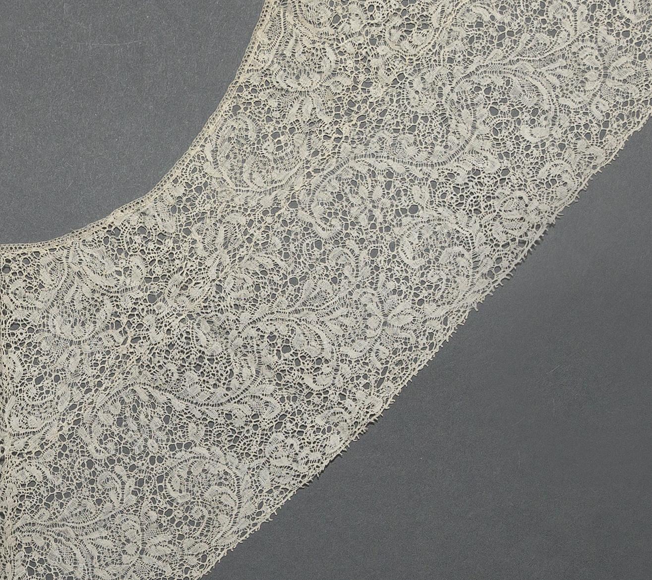 2002.0001.001.015 Collar, detail 2