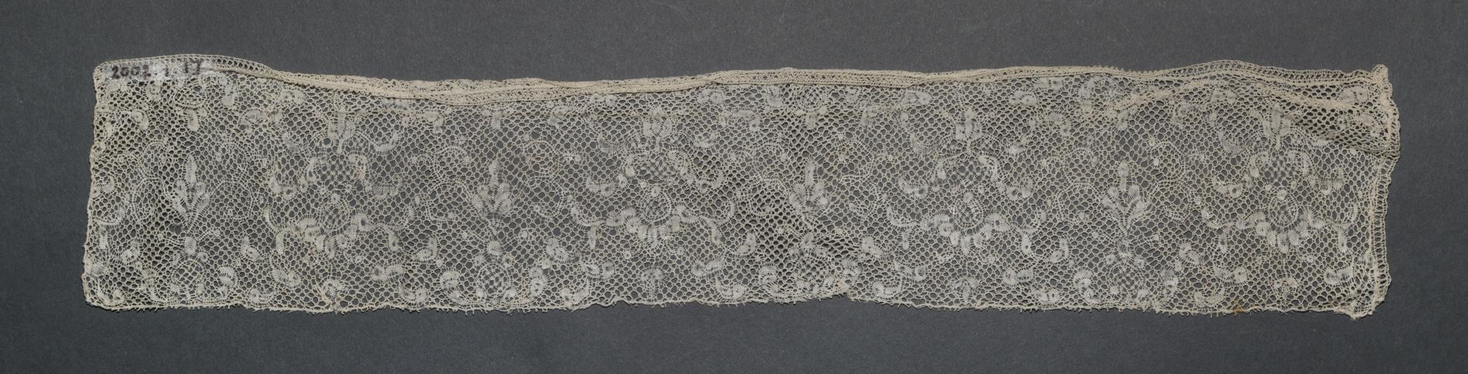 2002.0001.001.017 Passamenterie, overall, reverse