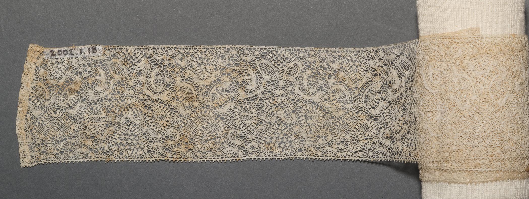 2002.0001.001.018 Passamenterie, overall, reverse