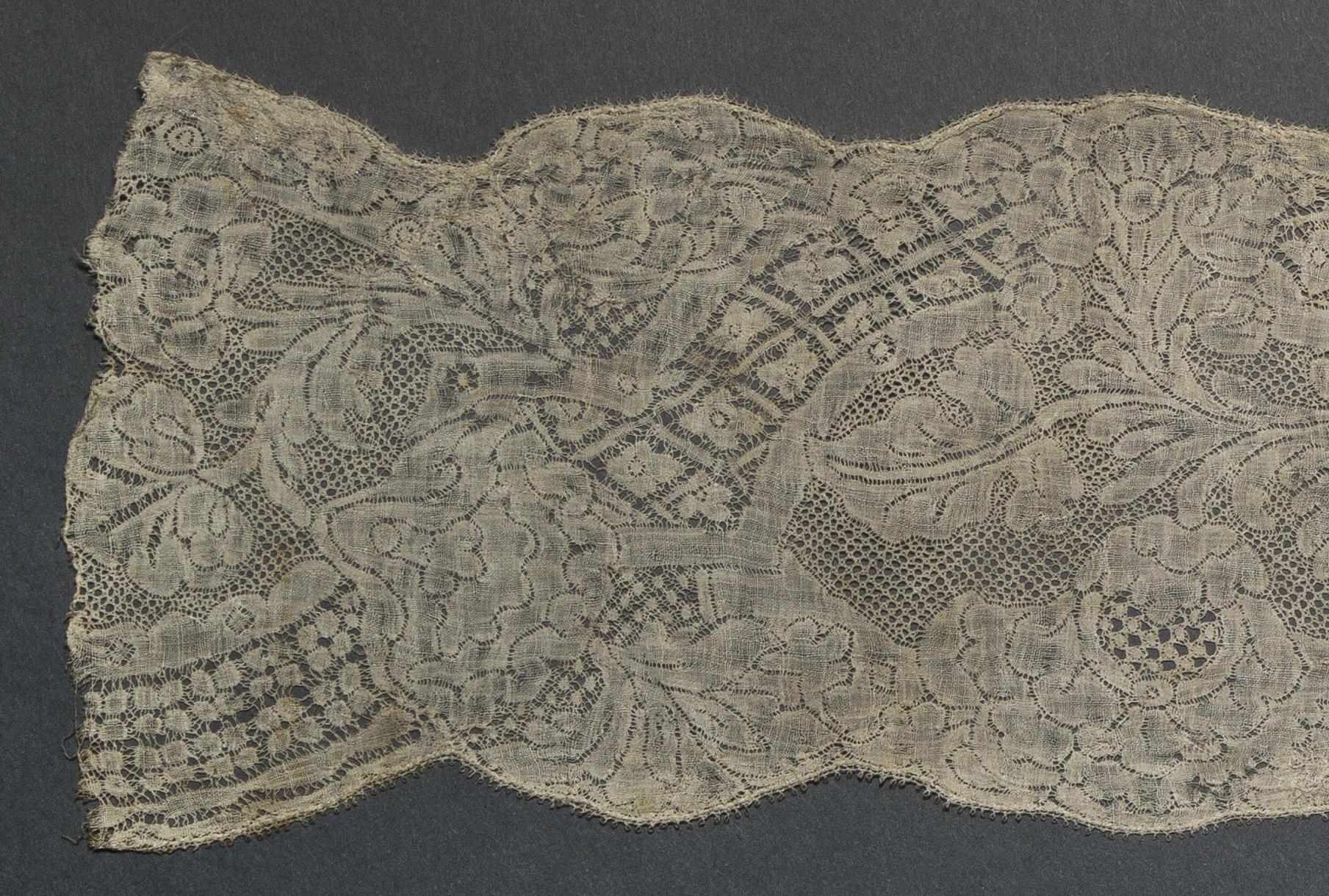2002.0001.001.025 B Lappet, detail 3