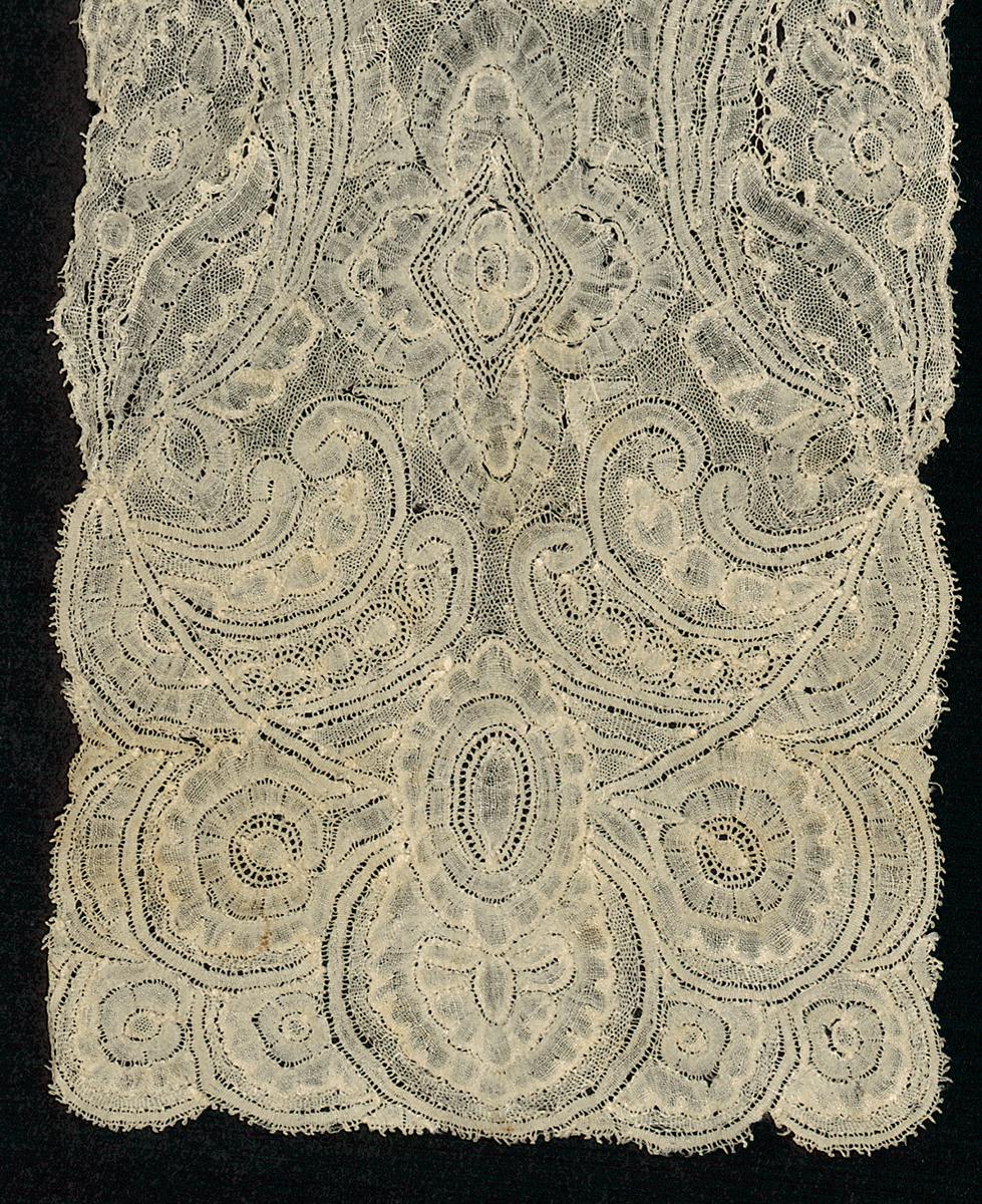 2002.0001.001.026 A Lappet, detail 4, reverse