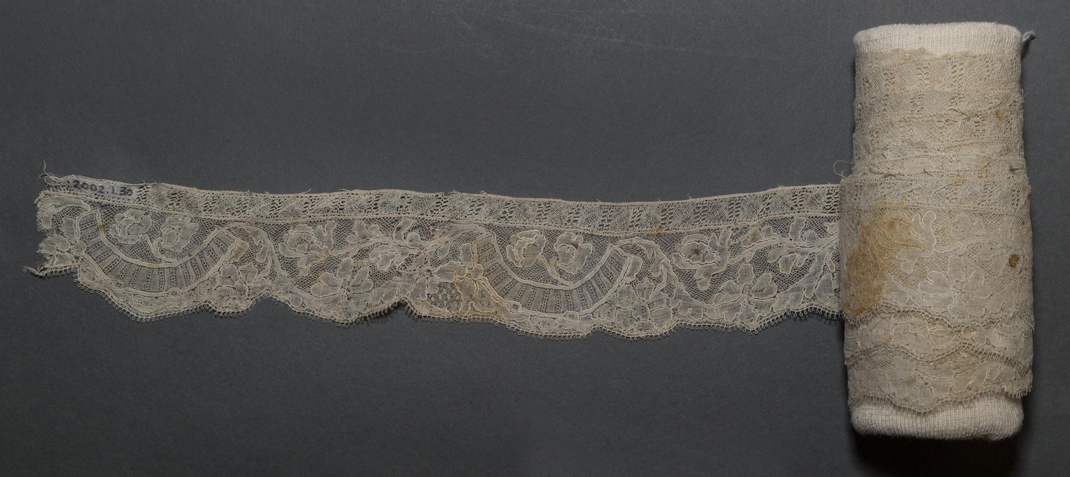 2002.0001.001.030 Passamenterie, overall, reverse