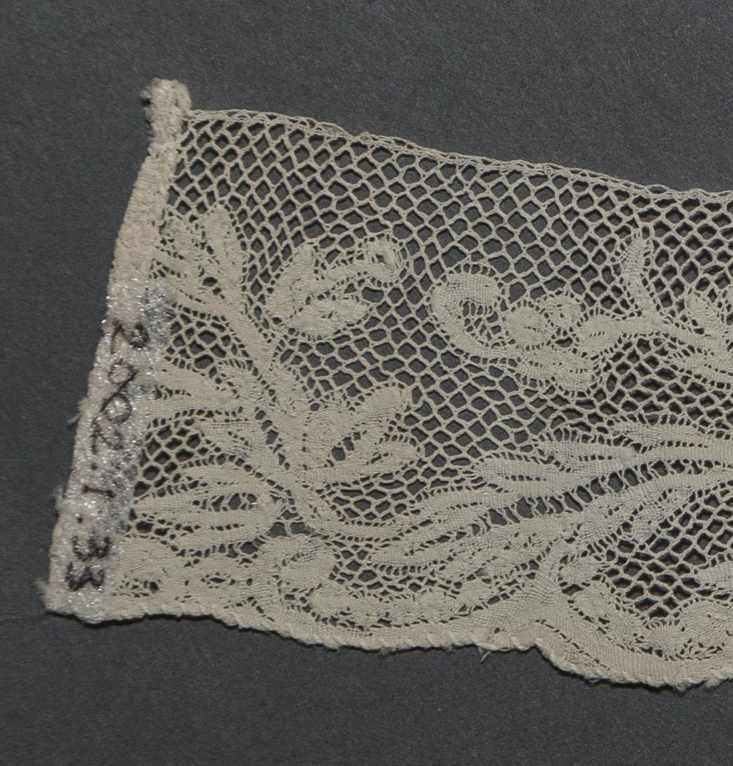 2002.0001.001.033 Passamenterie, detail 2, reverse