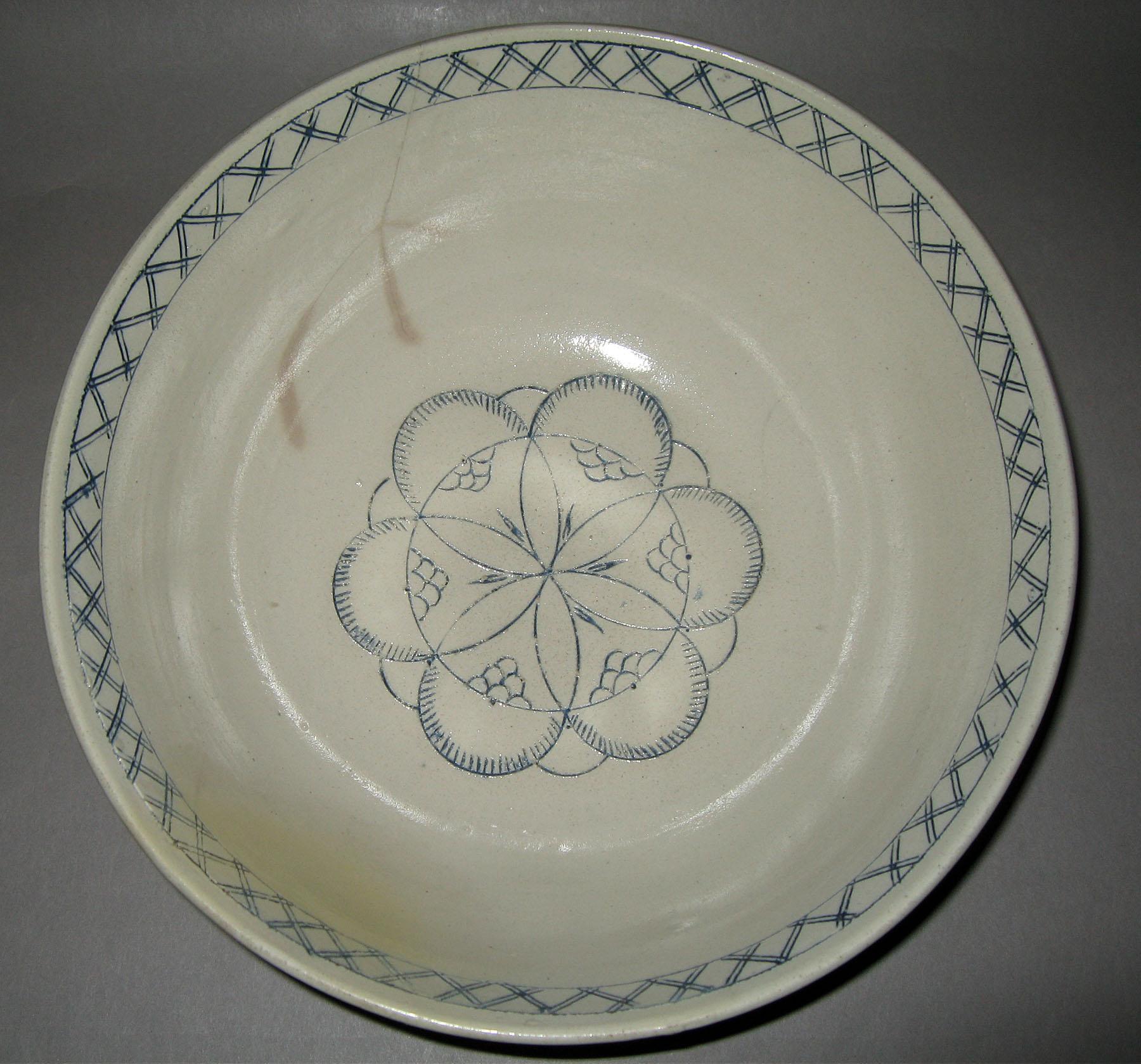 1958.0921 Scratch blue bowl (interior)