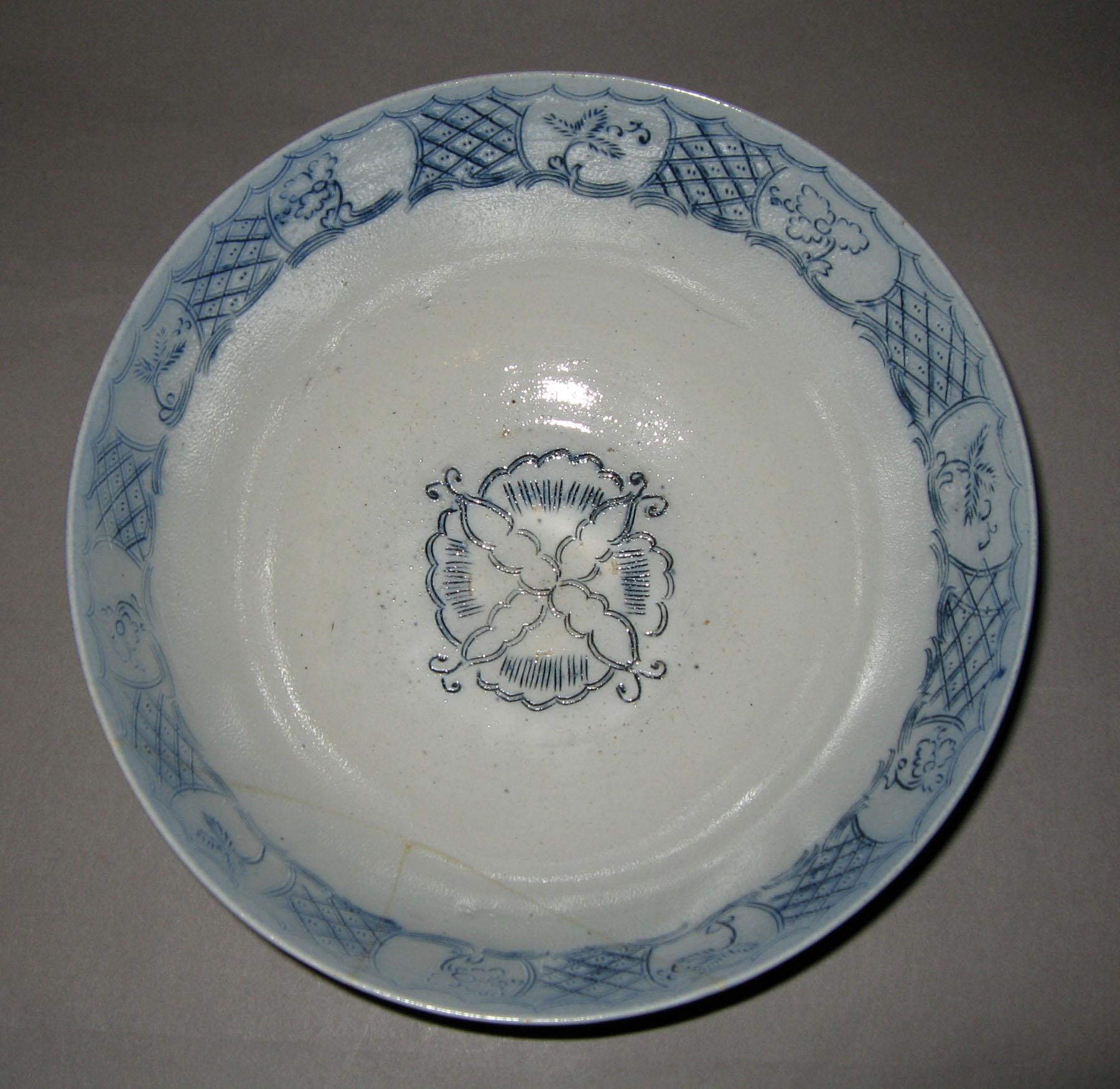 1958.0922 Scratch blue bowl (interior)