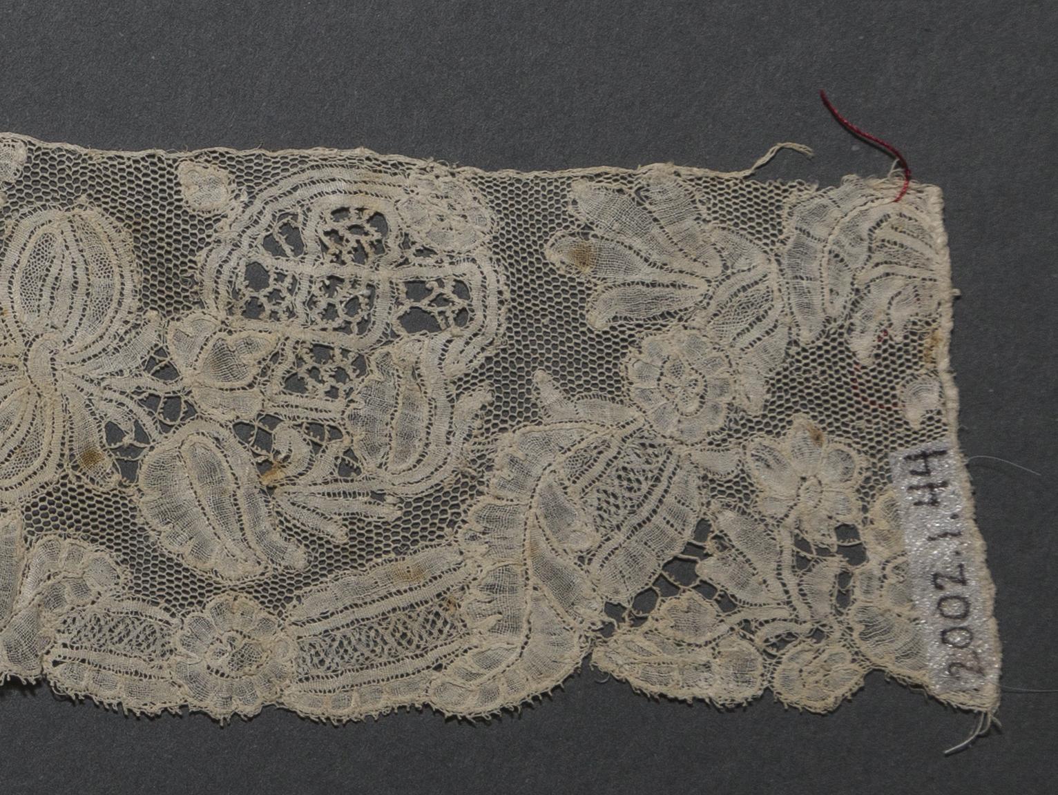 2002.0001.001.044 Passementerie, detail 1, reverse