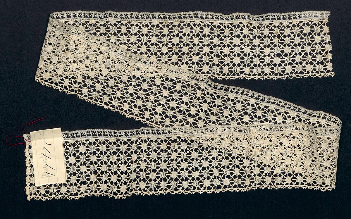 2002.0001.001.051 Lace