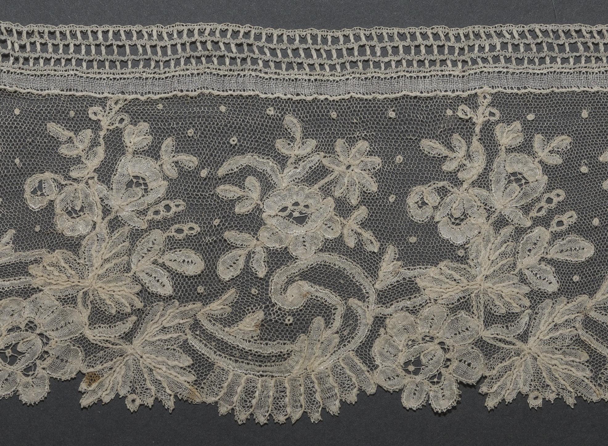 2002.0001.001.053 B Passementerie, detail 2, reverse