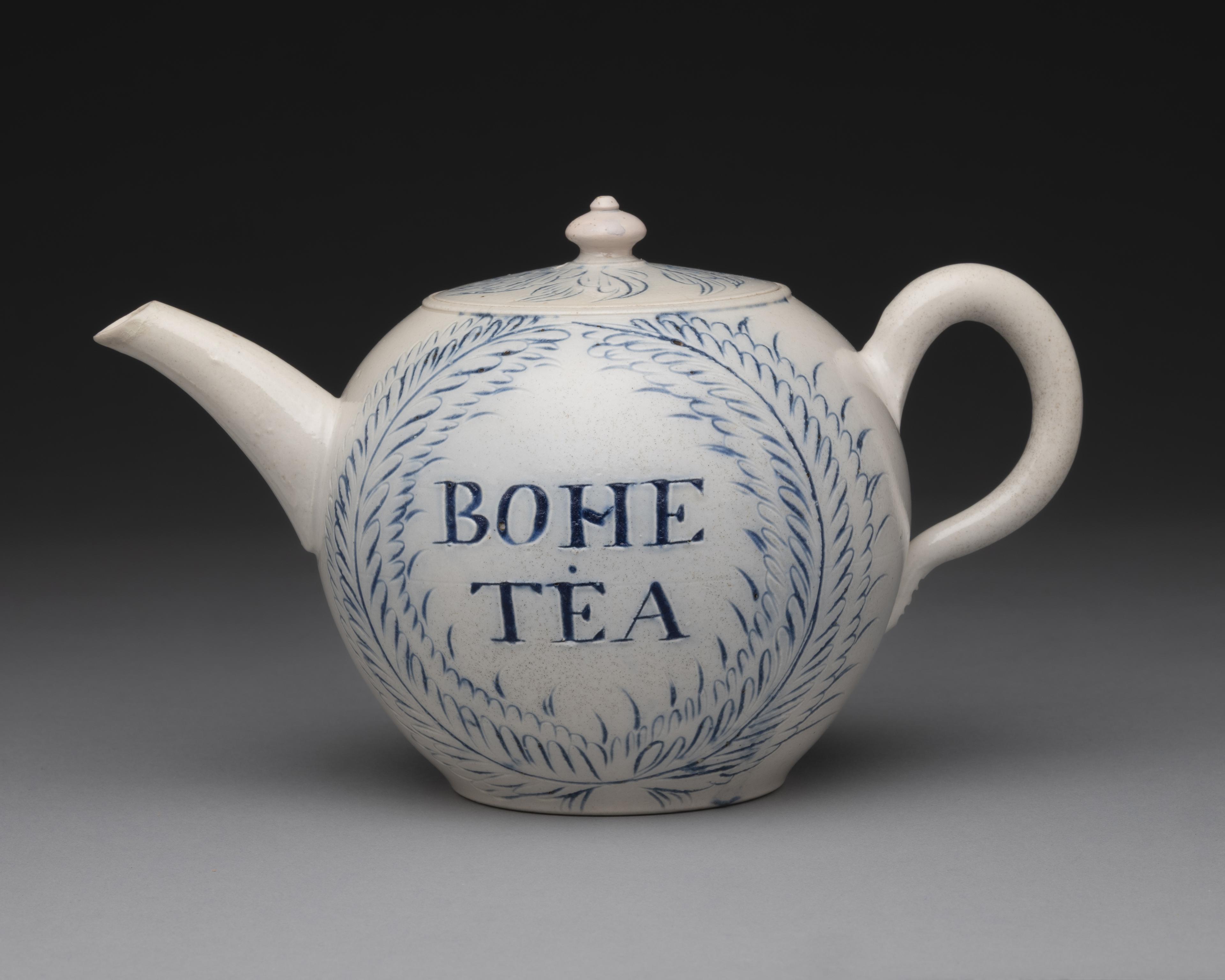 1958.0923 A, B Teapot, view 1