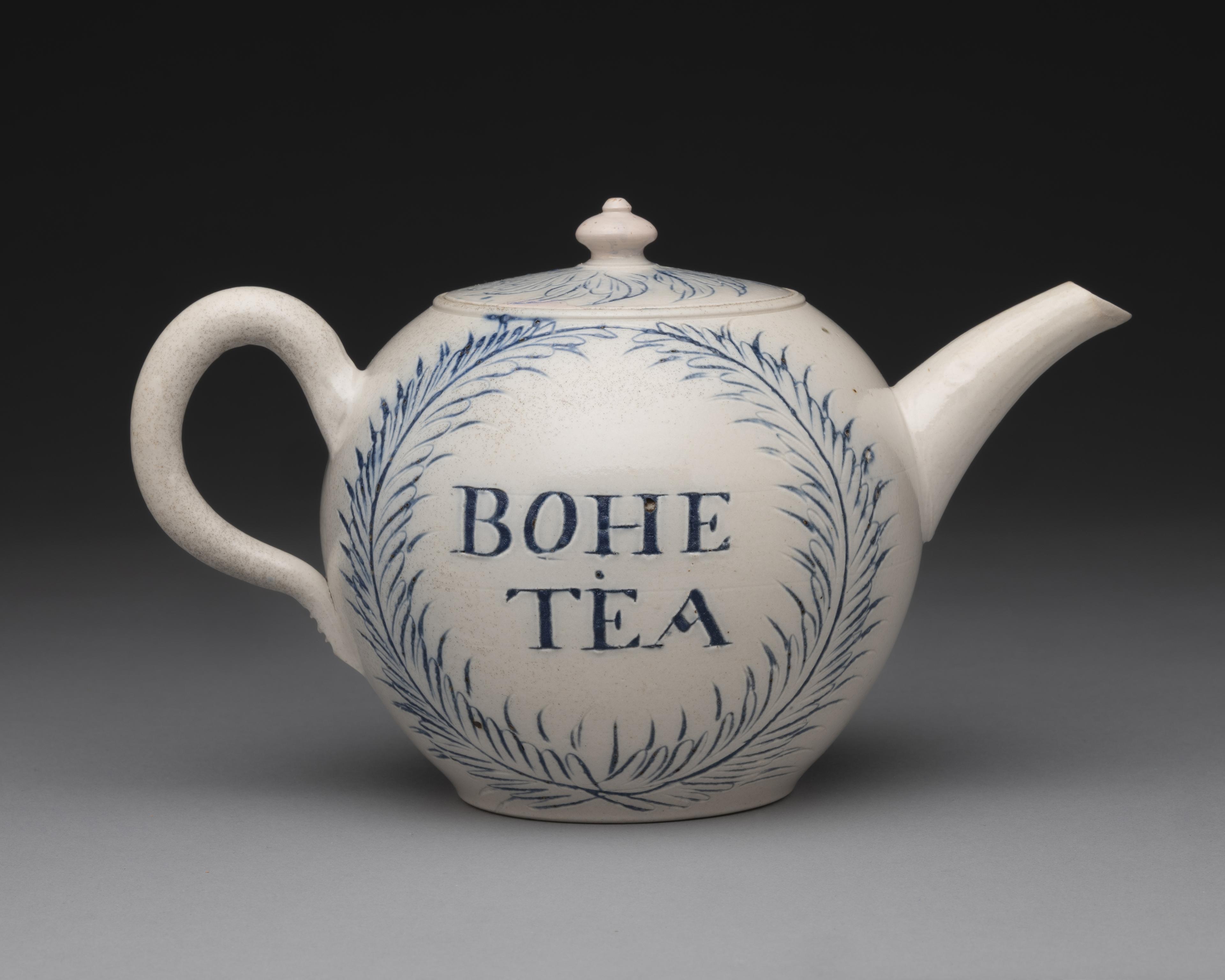 1958.0923 A, B Teapot, view 2