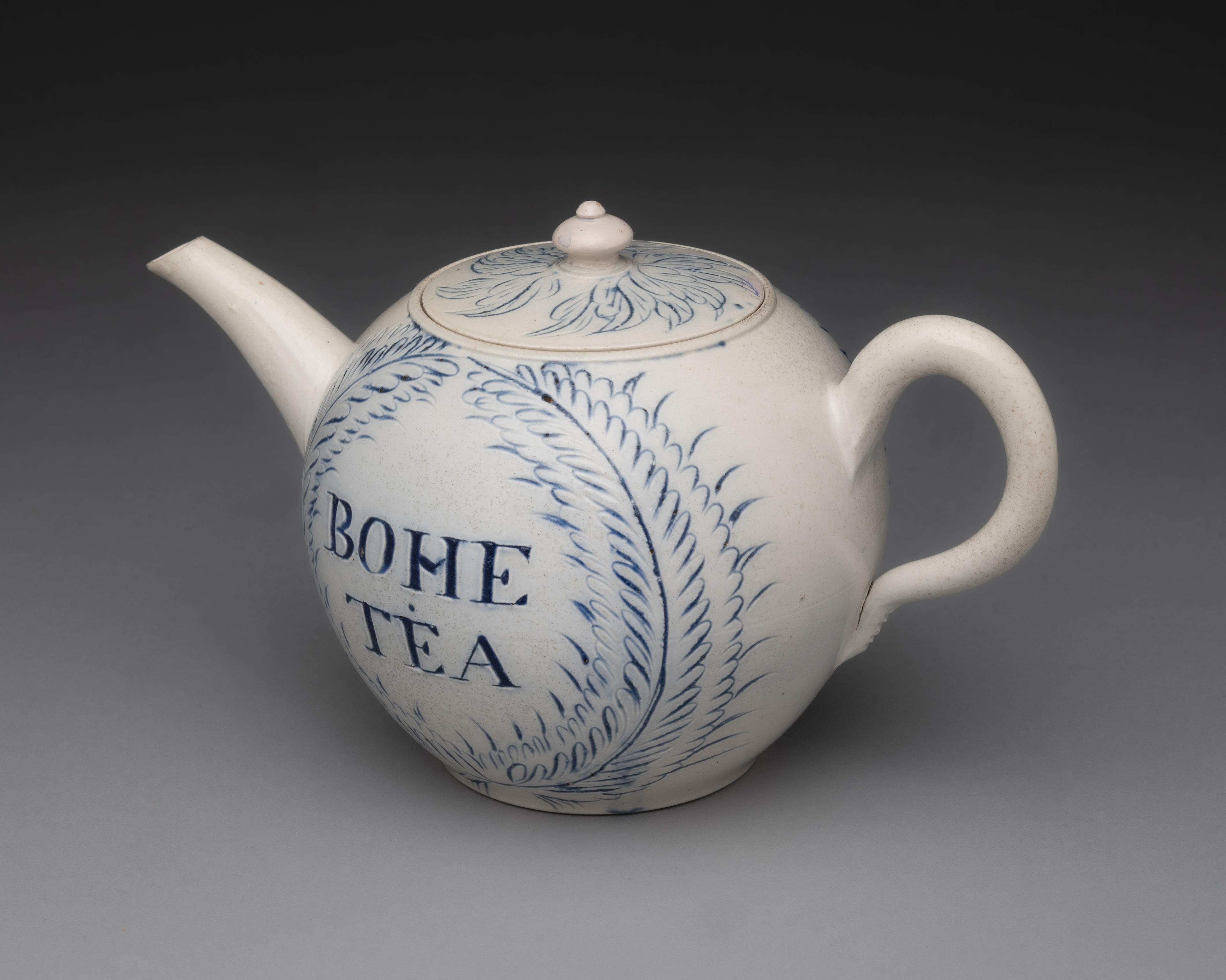 1958.0923 A, B Teapot, view 3