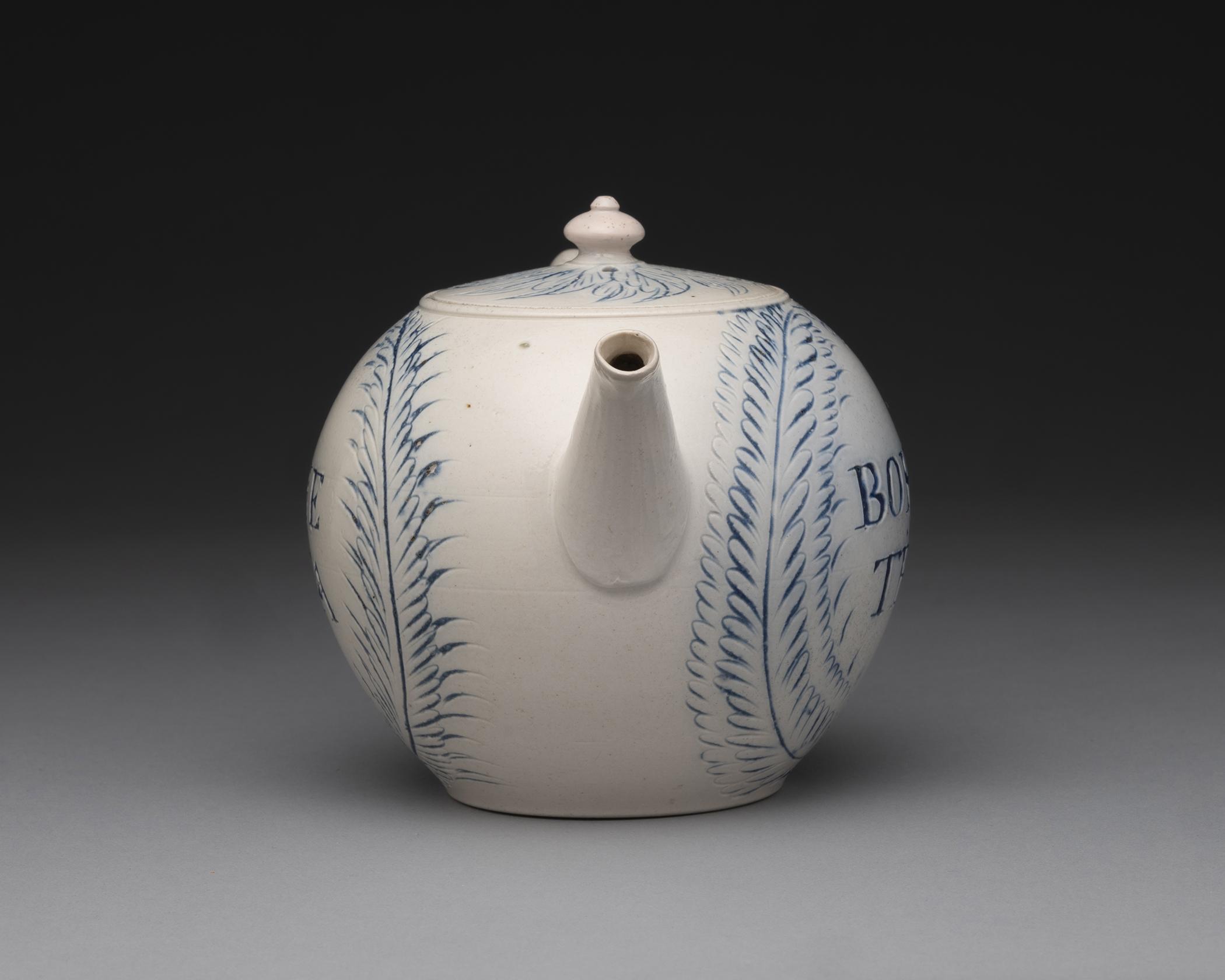 1958.0923 A, B Teapot, view 5
