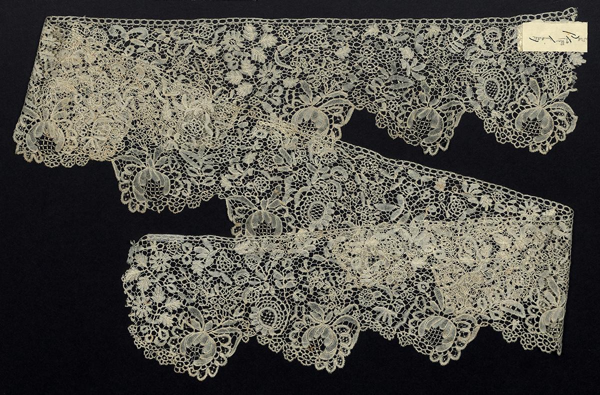 2002.0001.001.054 Lace