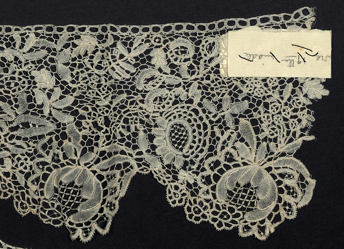 2002.0001.001.054 Lace, Detail 2