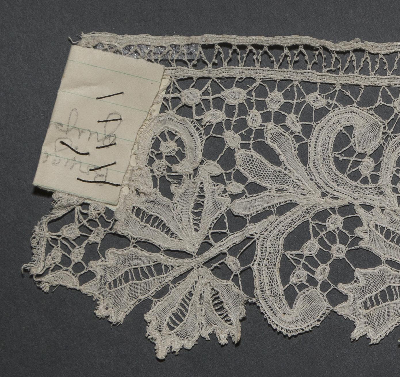 2002.0001.001.056 Passementerie, detail 2