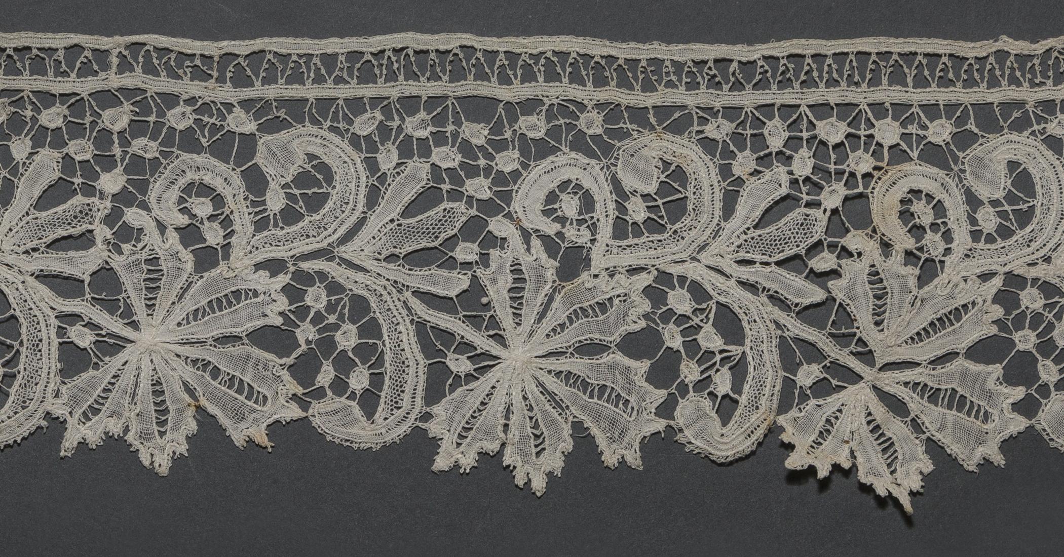 2002.0001.001.056 Passementerie, detail 1, reverse