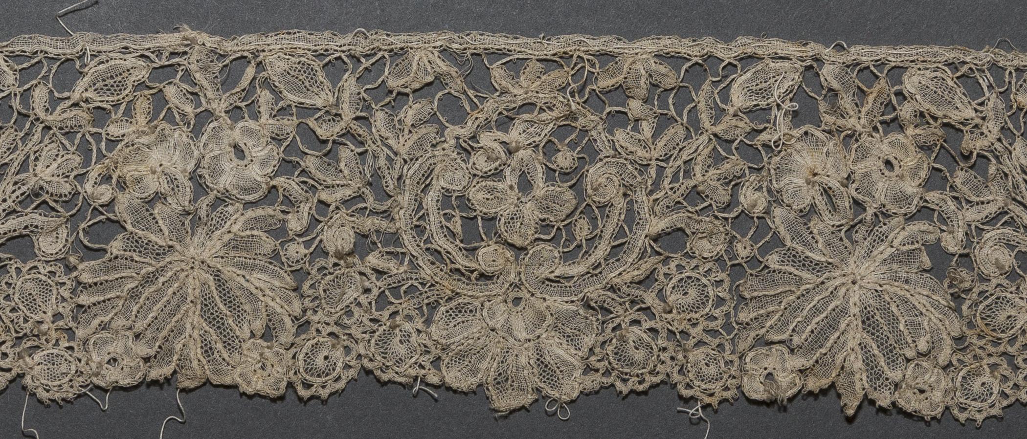 2002.0001.001.057 B Passementerie, detail 1