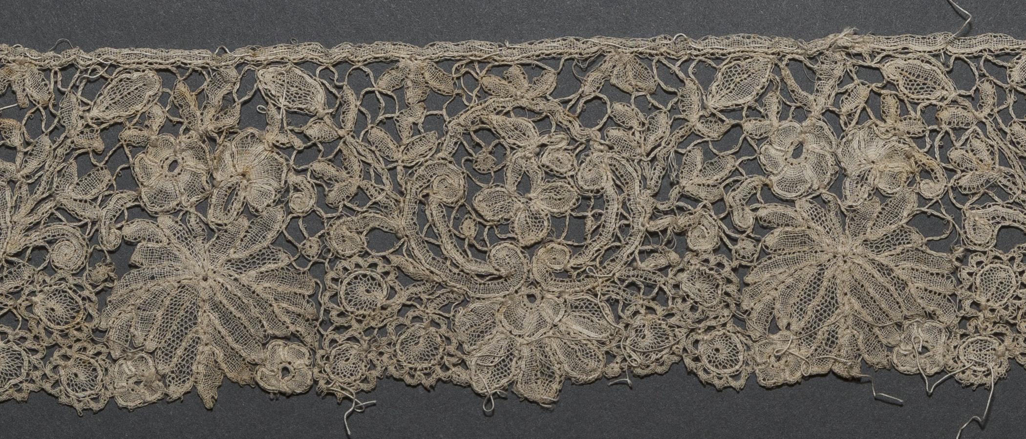 2002.0001.001.057 B Passementerie, detail 1, reverse