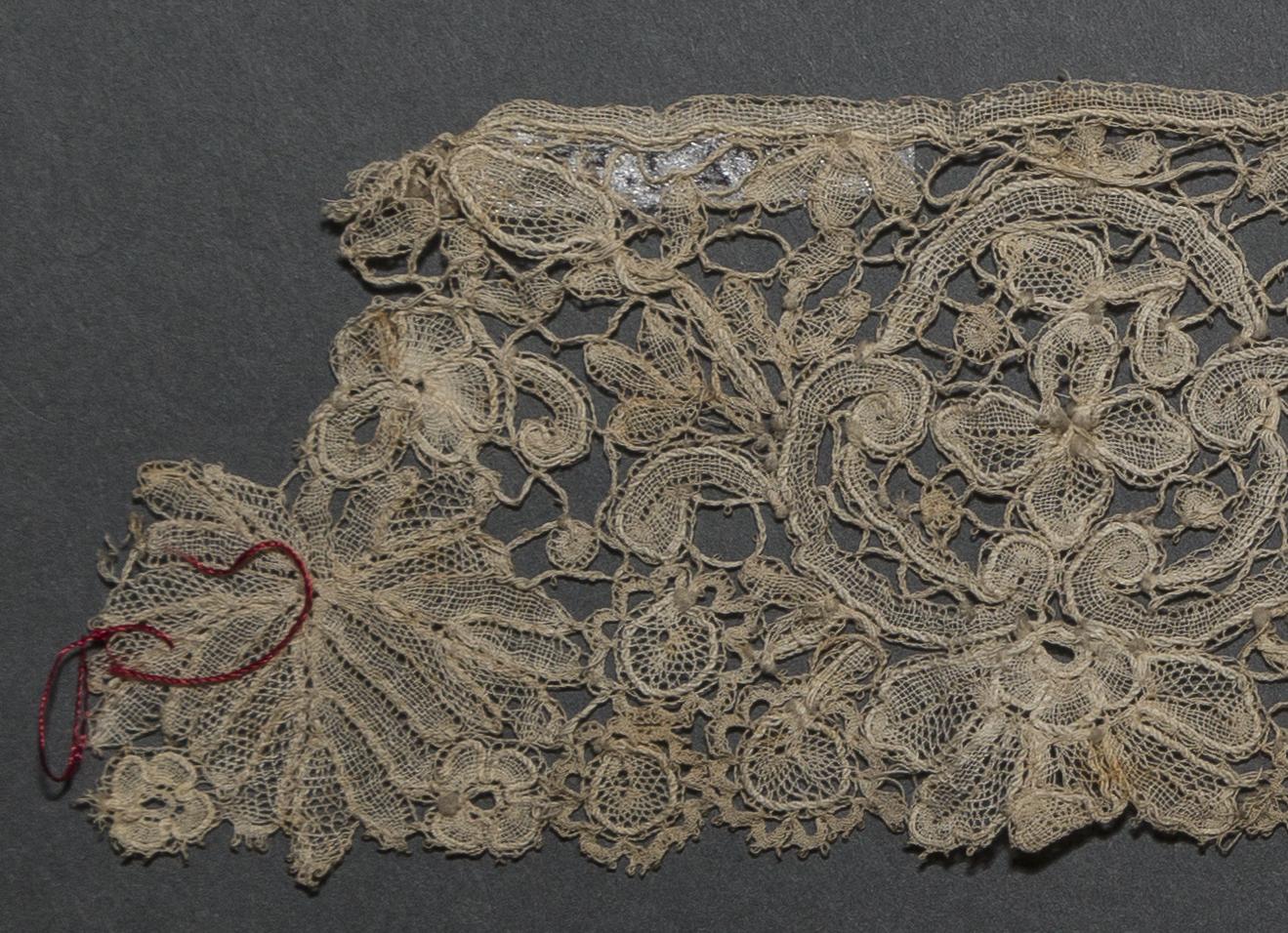 2002.0001.001.057 A Passementerie, detail 2