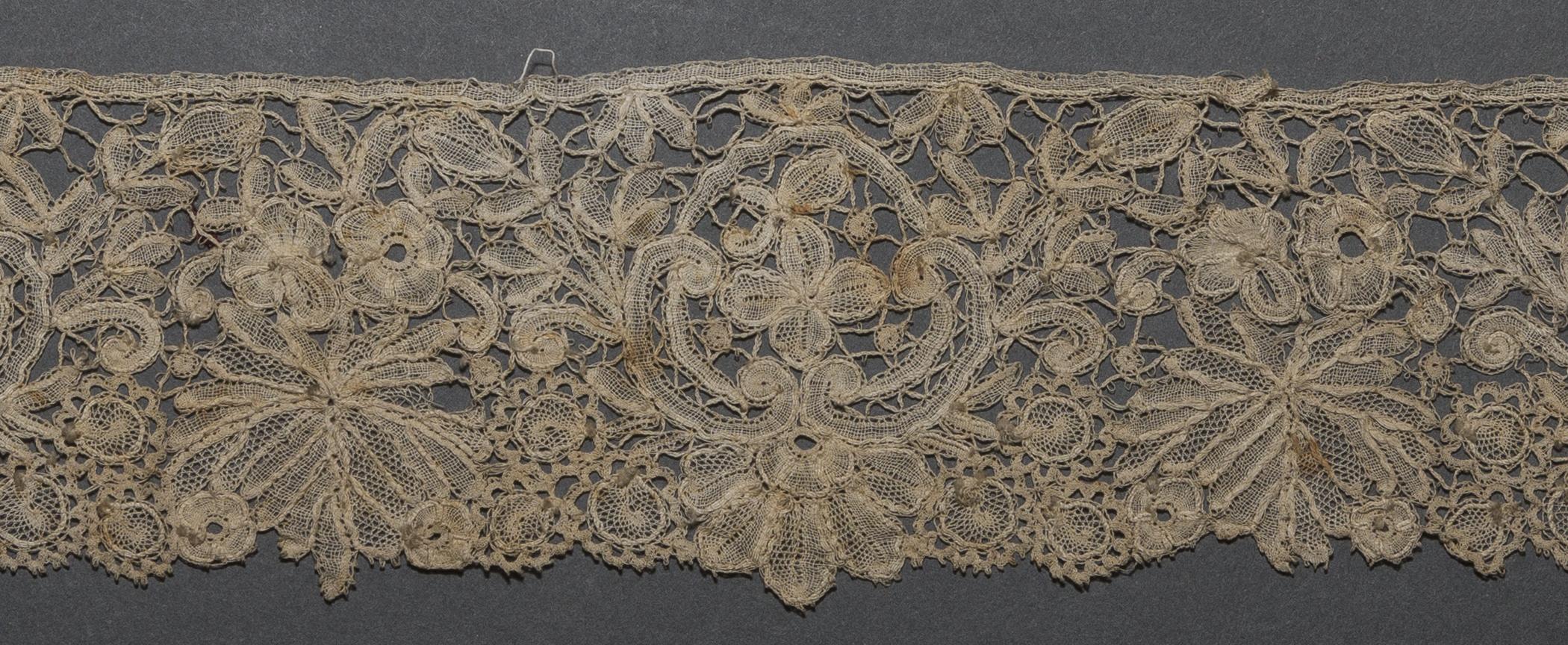 2002.0001.001.057 A Passementerie, detail 1, reverse