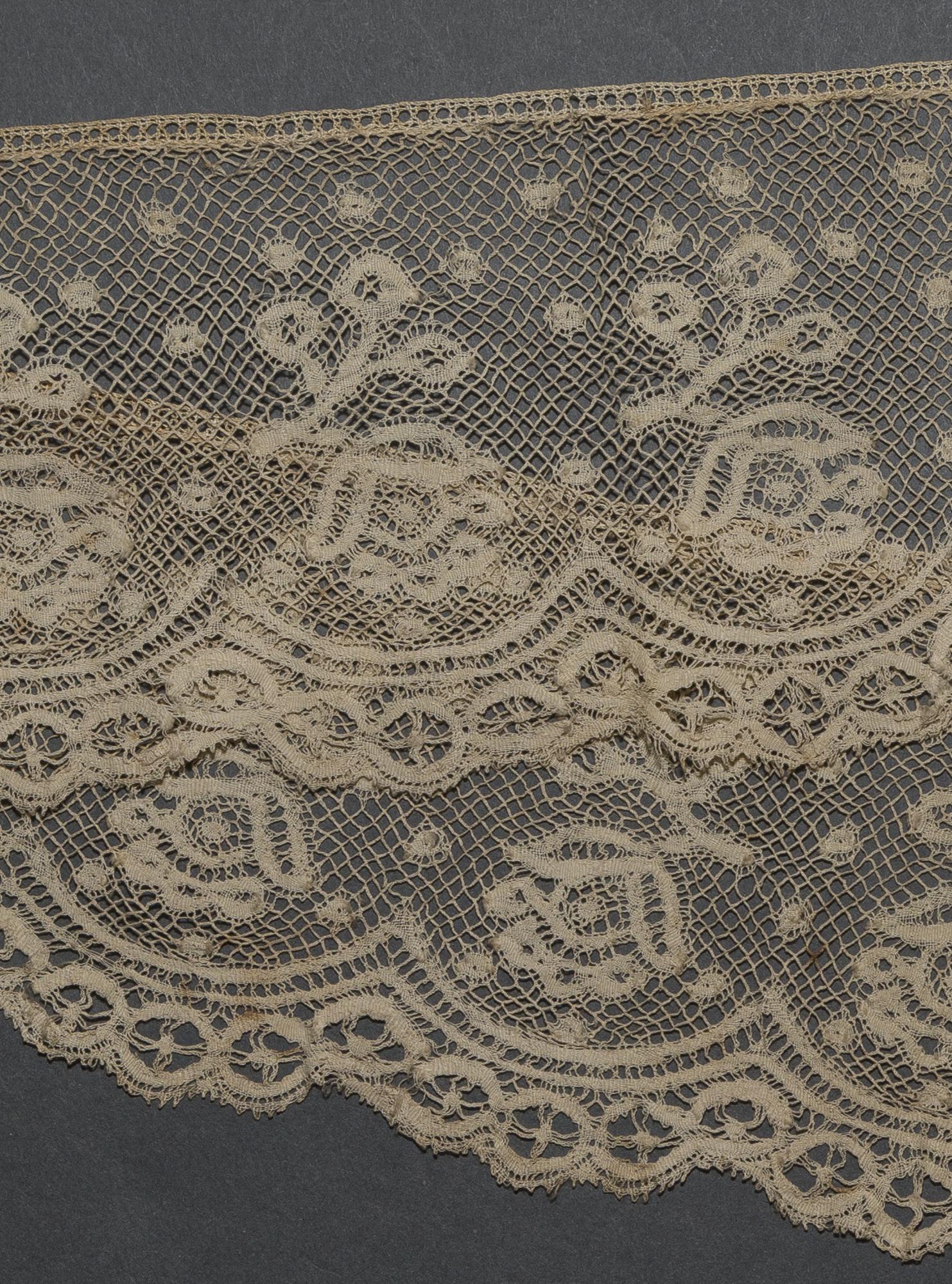 2002.0001.001.061 Passementerie, detail 1
